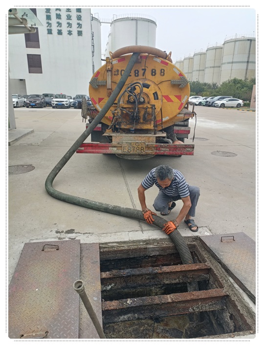 巴林左隔油池清掏