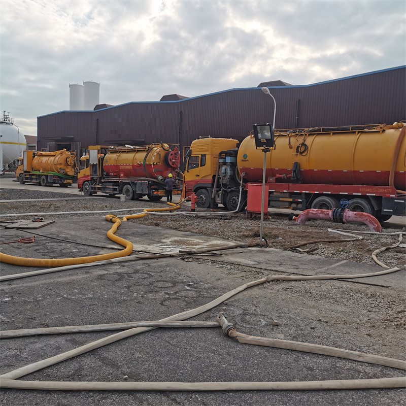 巴林左污水池清理